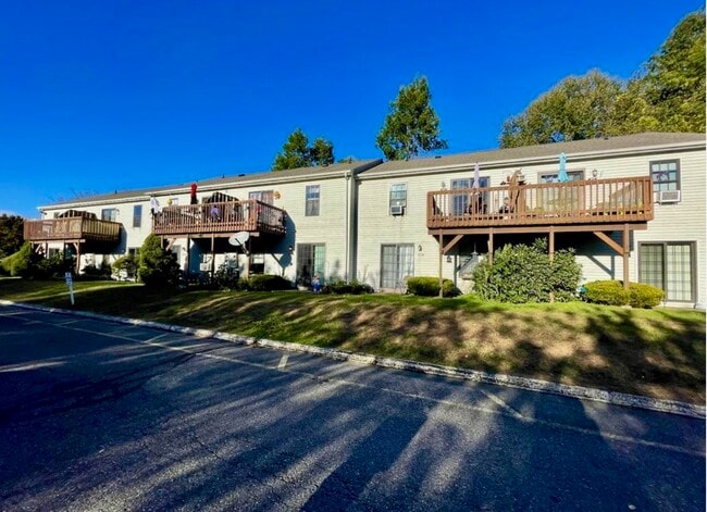 Photo - 169 Aspetuck Vlg Unit 169