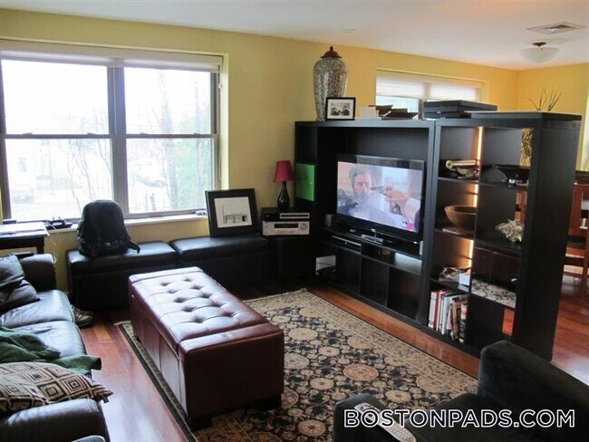 Photo - 197 Sidney St