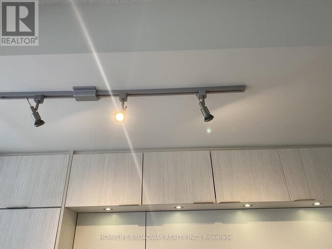 Photo - 170 Sumach St Unit 820