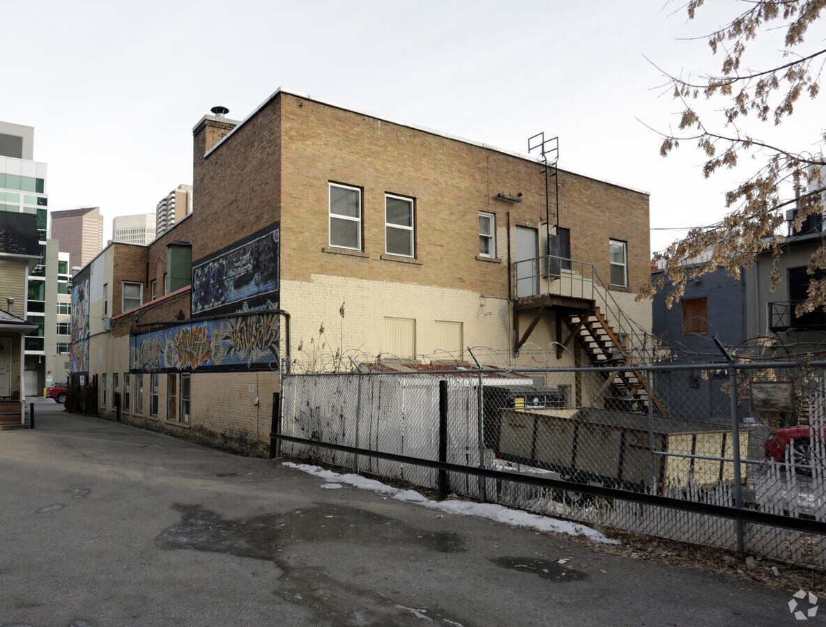 Photo - 211 12th Avenue SW