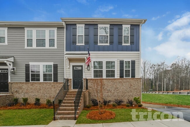 Building Photo - 13869 Hill St