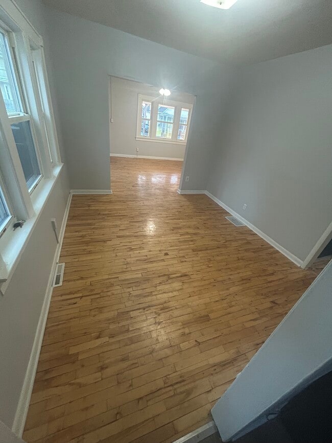 Dining Room - 40 Moulson St Unit 40 Moulson St