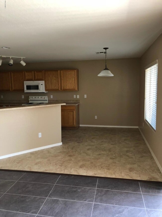 Photo - 22821 W Cantilever St