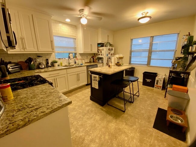 Photo - 7622-7624 MAIN STREET Unit 7624