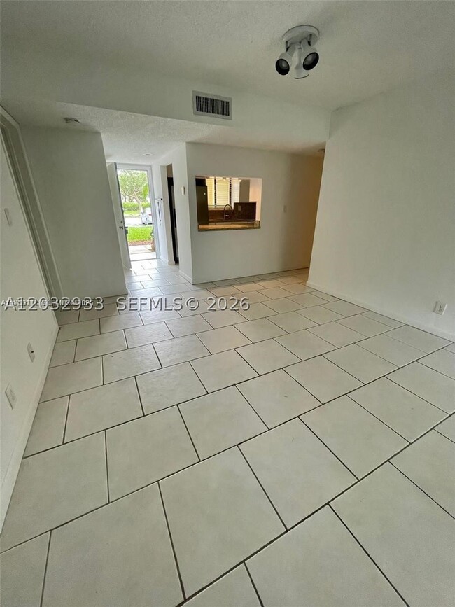 Photo - 183 Lakeview Dr Unit 103