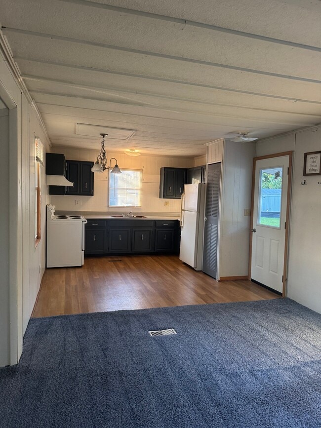 Photo - 101 Breezewood Park Rd
