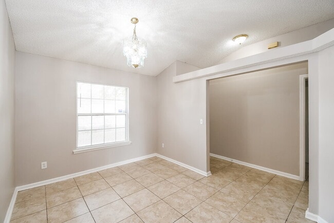 Photo - 8554 Star Leaf Rd N