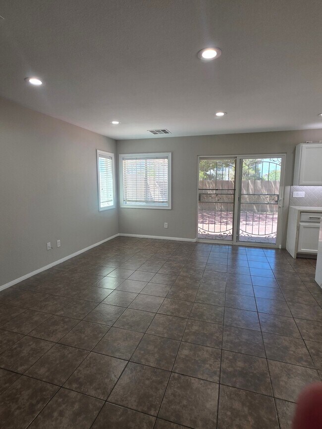 Photo - 1615 Legato Falls St