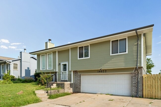 Photo - 14022 Virginia St