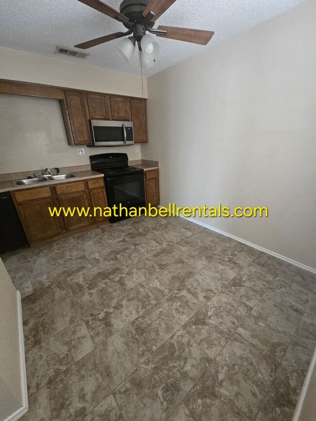 Photo - 1665-1679 Ballard Unit 1679