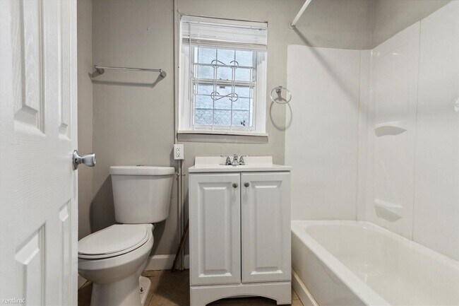 Photo - 1 br, 1 bath Triplex - 1707 N Gratz ST Unit A Unit A