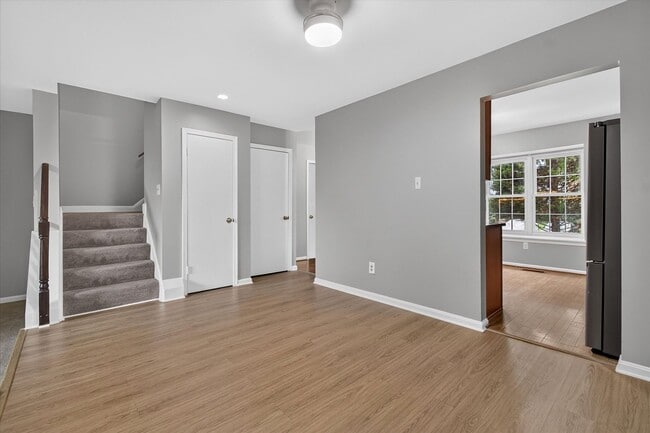 8346 Stationhouse Ct