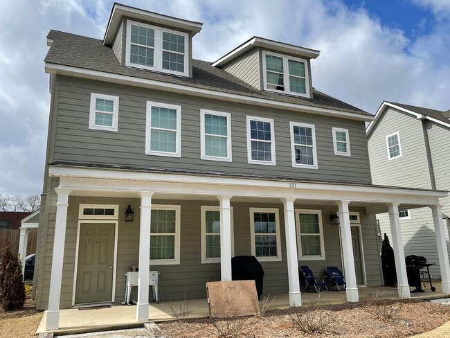 Building Photo - 531 N Ross St Unit 531A