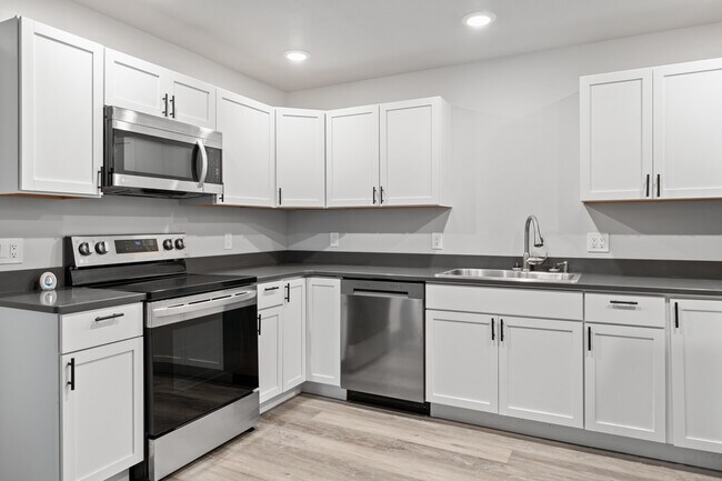 Photo - 408 Academy St