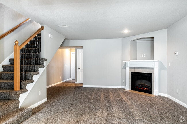 2 habitaciones, 2,5 baños, 1.266 pies cuadrados, sala de estar - Bradley's Crossing