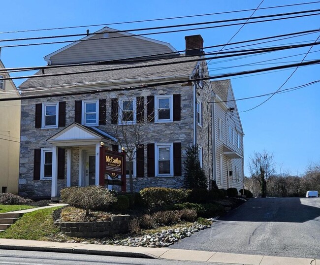 Building Photo - 454 Germantown Pike Unit 1