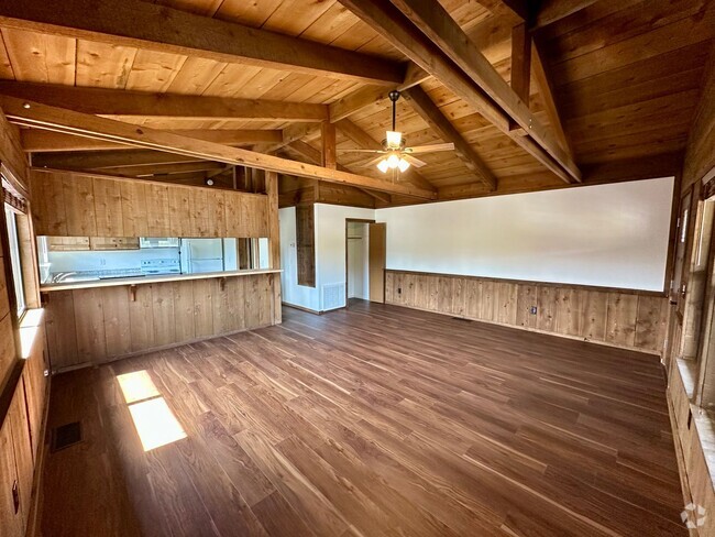 Building Photo - Cute 1 Bedroom Unit Close to Downtown Rental