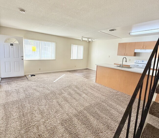 Photo - 2120 Chrysler Dr