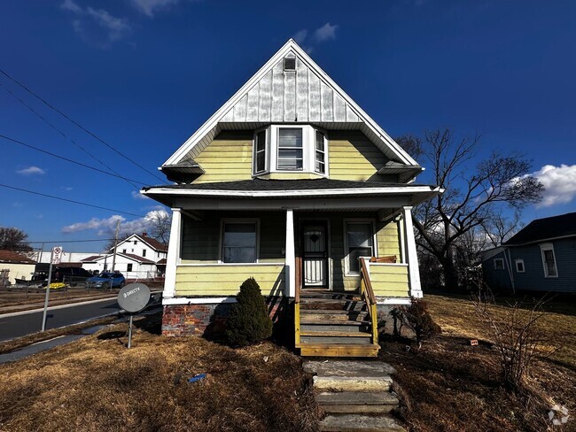 Building Photo - 3 Bedroom Home