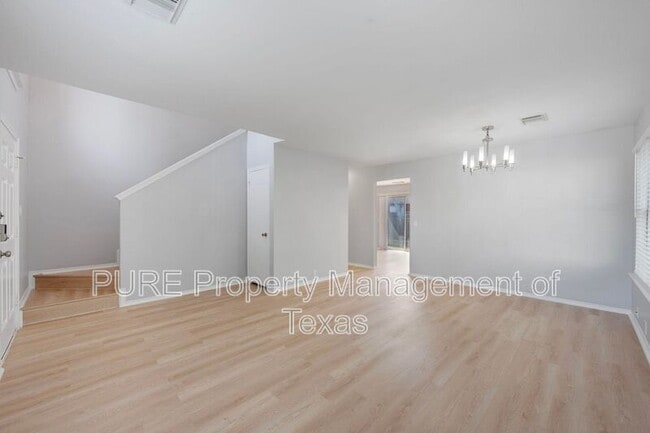 Photo - 906 Low Brim Cove