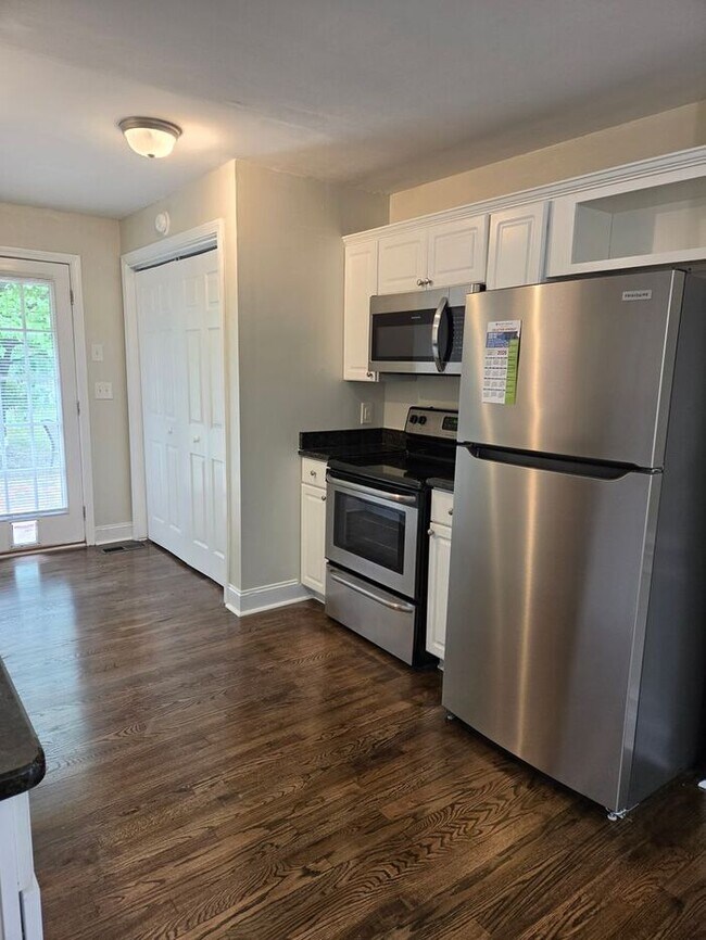 Photo - 5215 Redwood Dr
