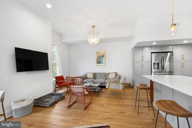 Photo - 1119 Pine St Unit 202