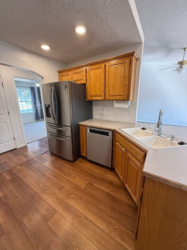 Photo - 1033 W Pennwood St