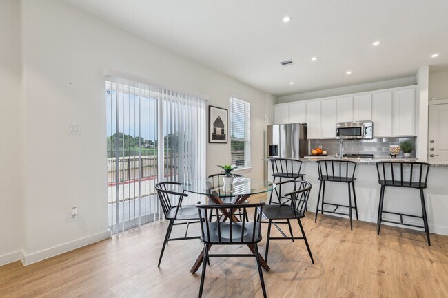 Photo - 631 Canvas Ave