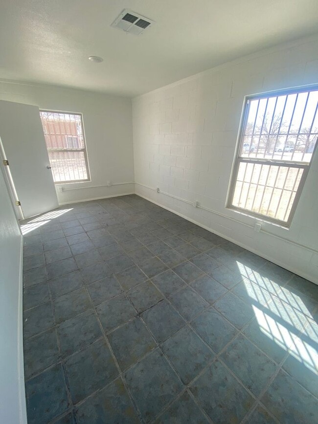 Photo - 2,400 sq. ft. Commercial Space – Prime Loc...
