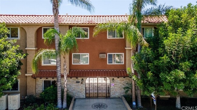 Building Photo - 3220 Altura Ave Rental