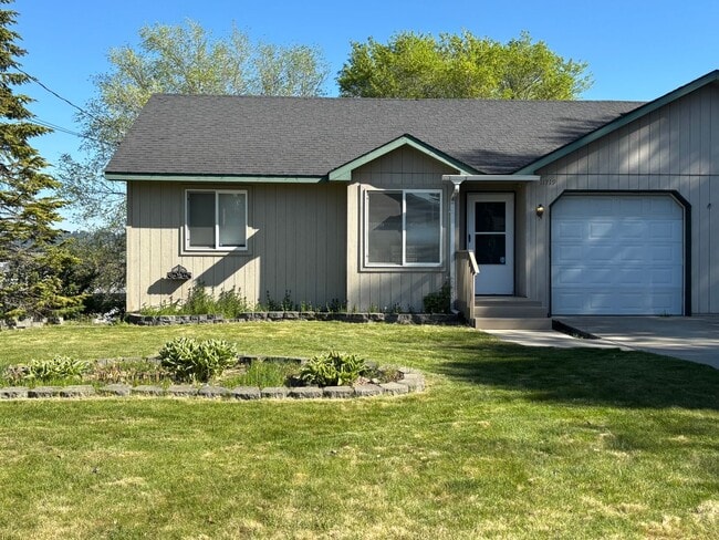 Building Photo - 1009 Unit 11719