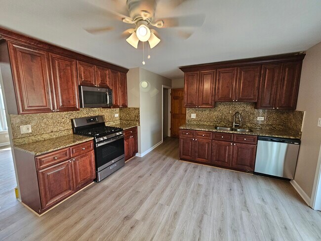 Photo - 832 Colonial Dr Townhome