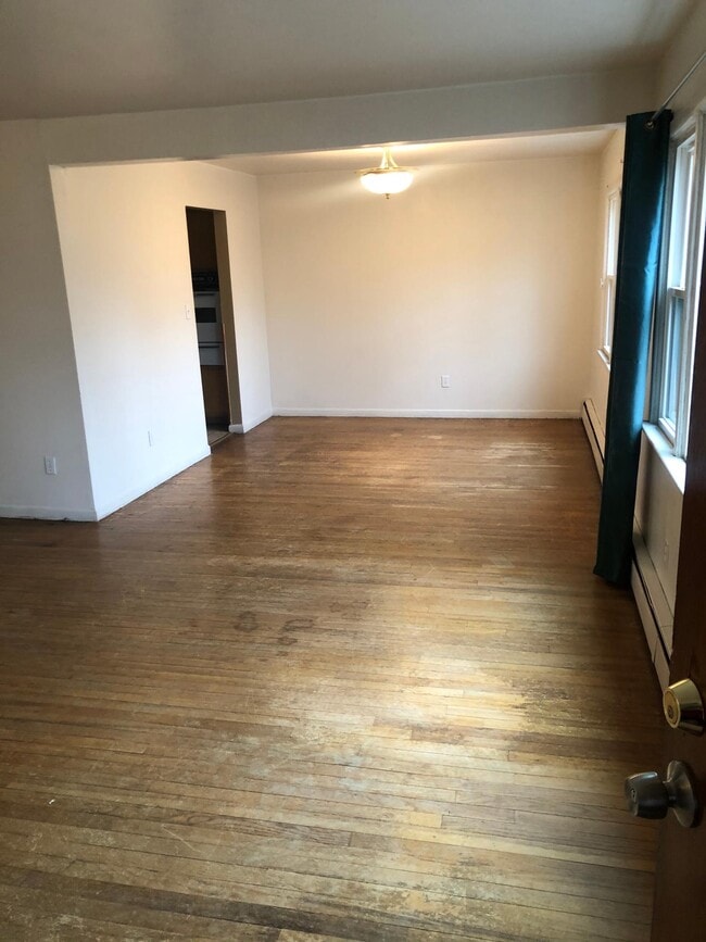 Photo - 21 Lindsley Ave