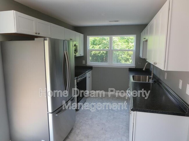 Photo - 324 2nd St