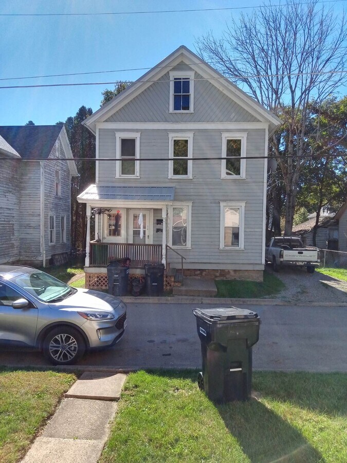 Photo - 415 Rankin St