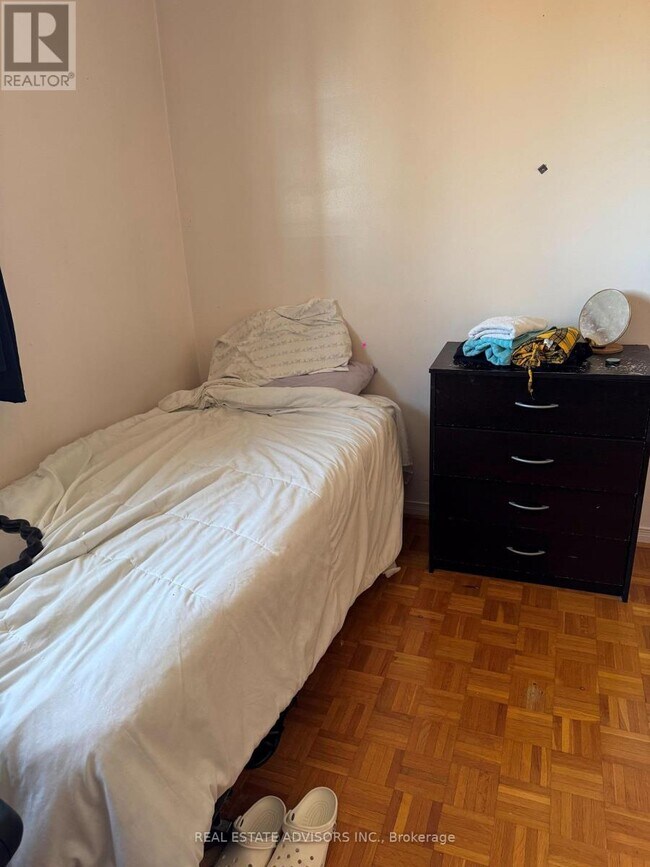 Photo - 103 Belmont Crescent