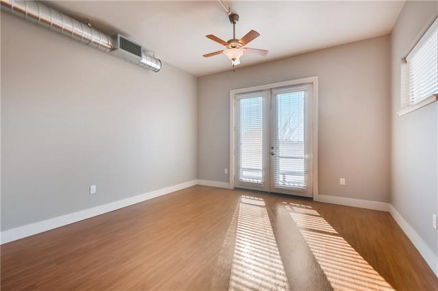 Photo - 928 Travis Ave Unidad 307