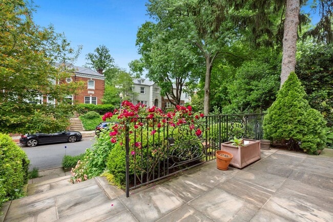 Photo - Available Now! 4 Bedroom  3.5  Bathroom To...