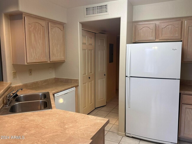 Photo - 16715 E El Lago Blvd Unidad 214