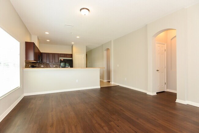 Photo - 5723 white Trillium Loop