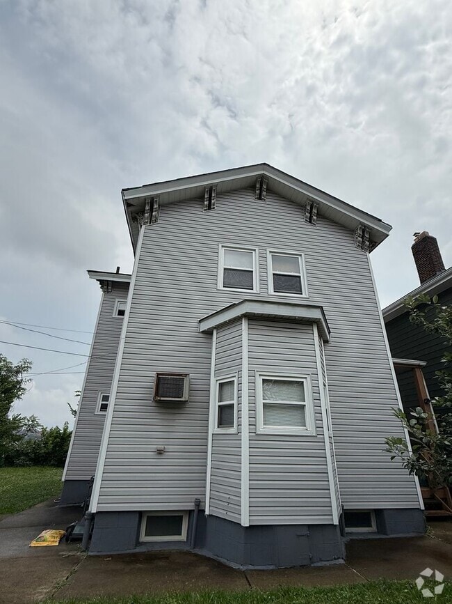 Building Photo - 2121 Eggers St Unit 2 Rental