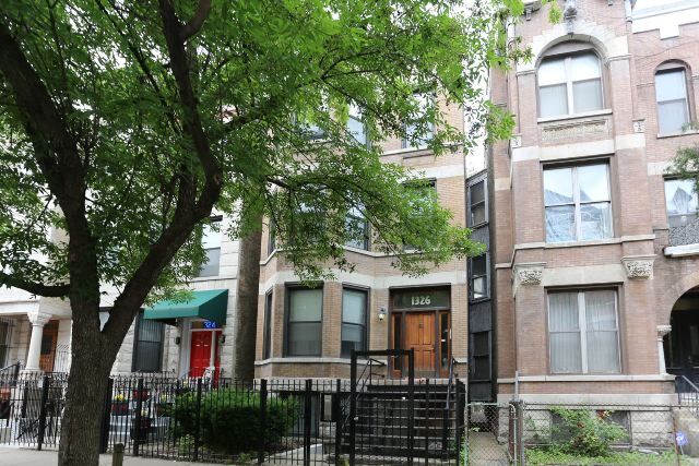 Photo - 1332 N Claremont Ave Unit J00P