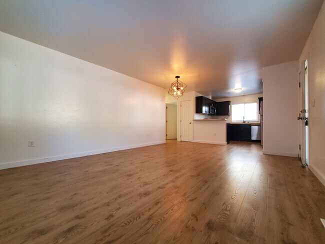 Photo - 3bd 2bath home backing up to the greenbelt...