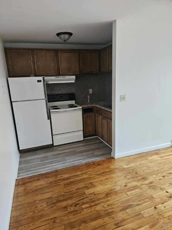 Photo - 575 Farmington Ave Unit 403