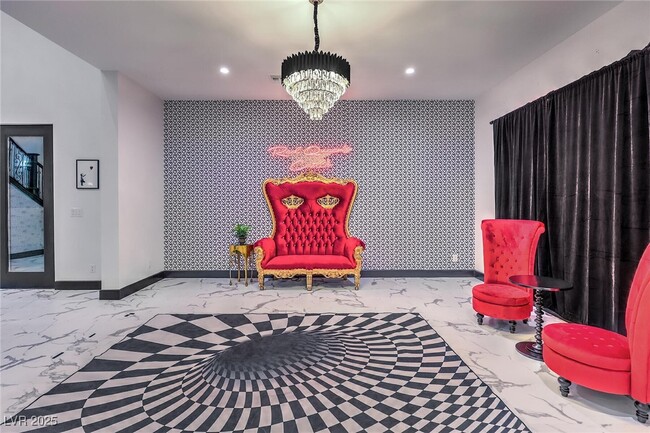 Photo - 282 E Maulding Ave