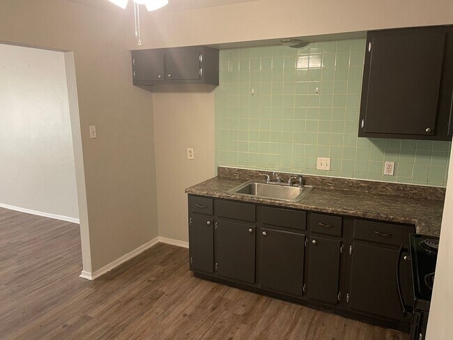 3255 Delor St Unidad 2W