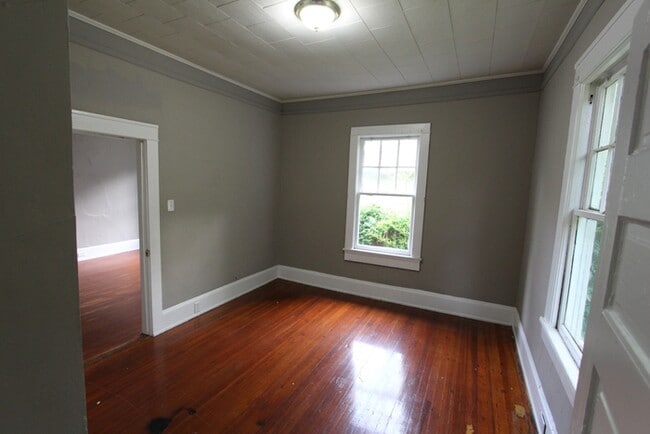 Photo - 241 Marion St