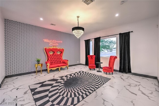 Photo - 282 E Maulding Ave