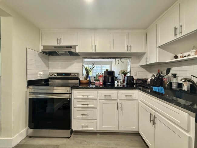 Photo - 330 SE 2nd St Unit 303h