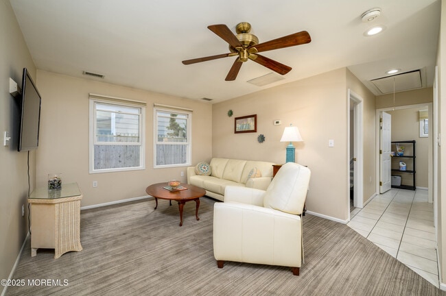 Photo - 107 3rd Ave